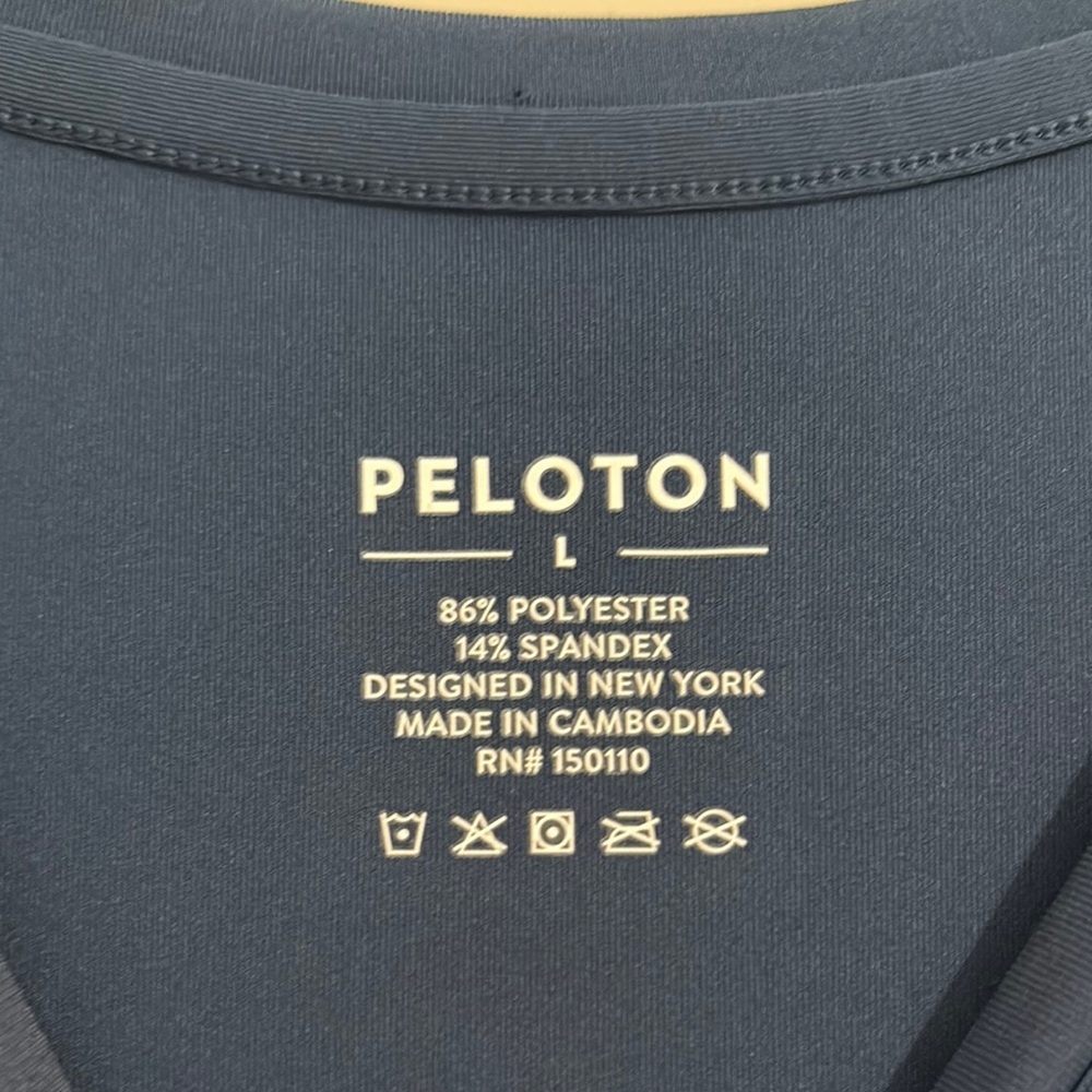 Peloton Blue Muscle Tee Sleeveless Athletic Top Size Large - Picture 2 of 3